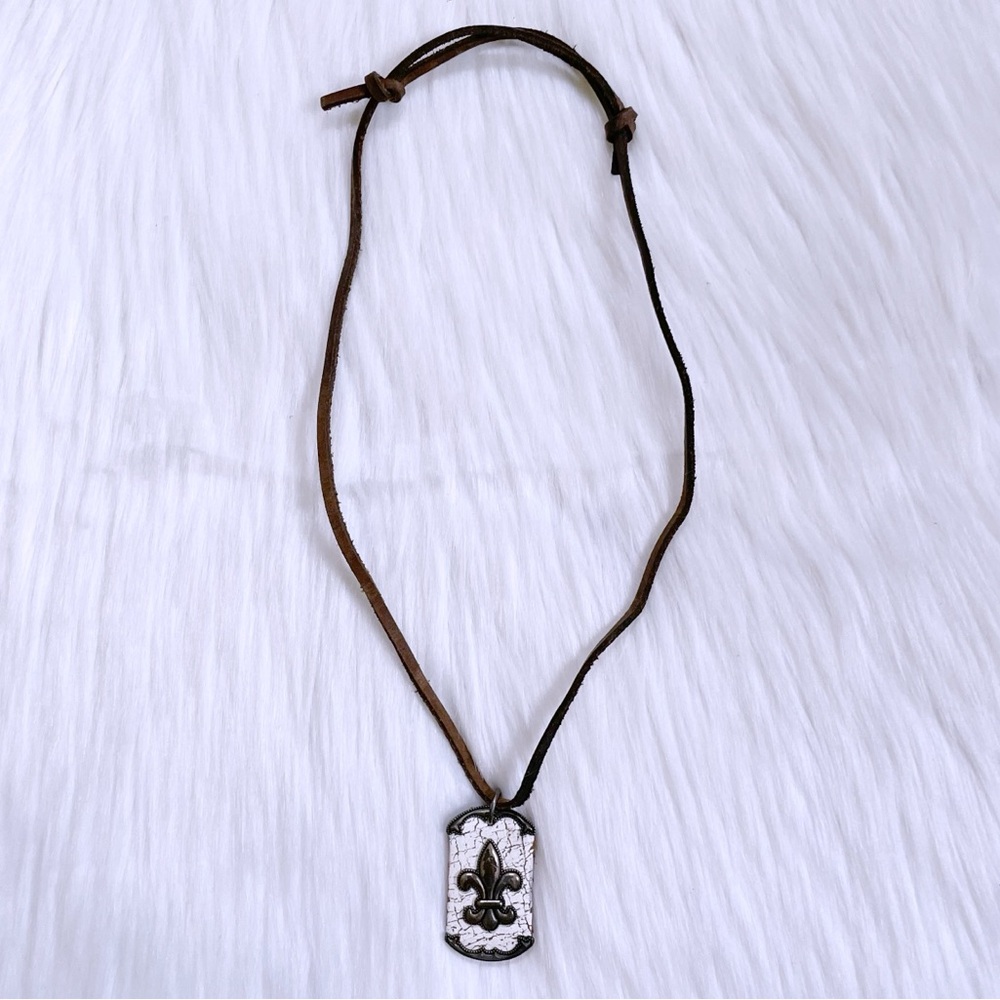 Men’s Fleur De Lis Adjustable Leather Necklace - Picture 2 of 5